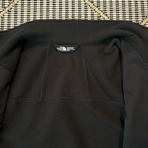 The North Face Men's Black Performance Jacket - Picture 8 of 9